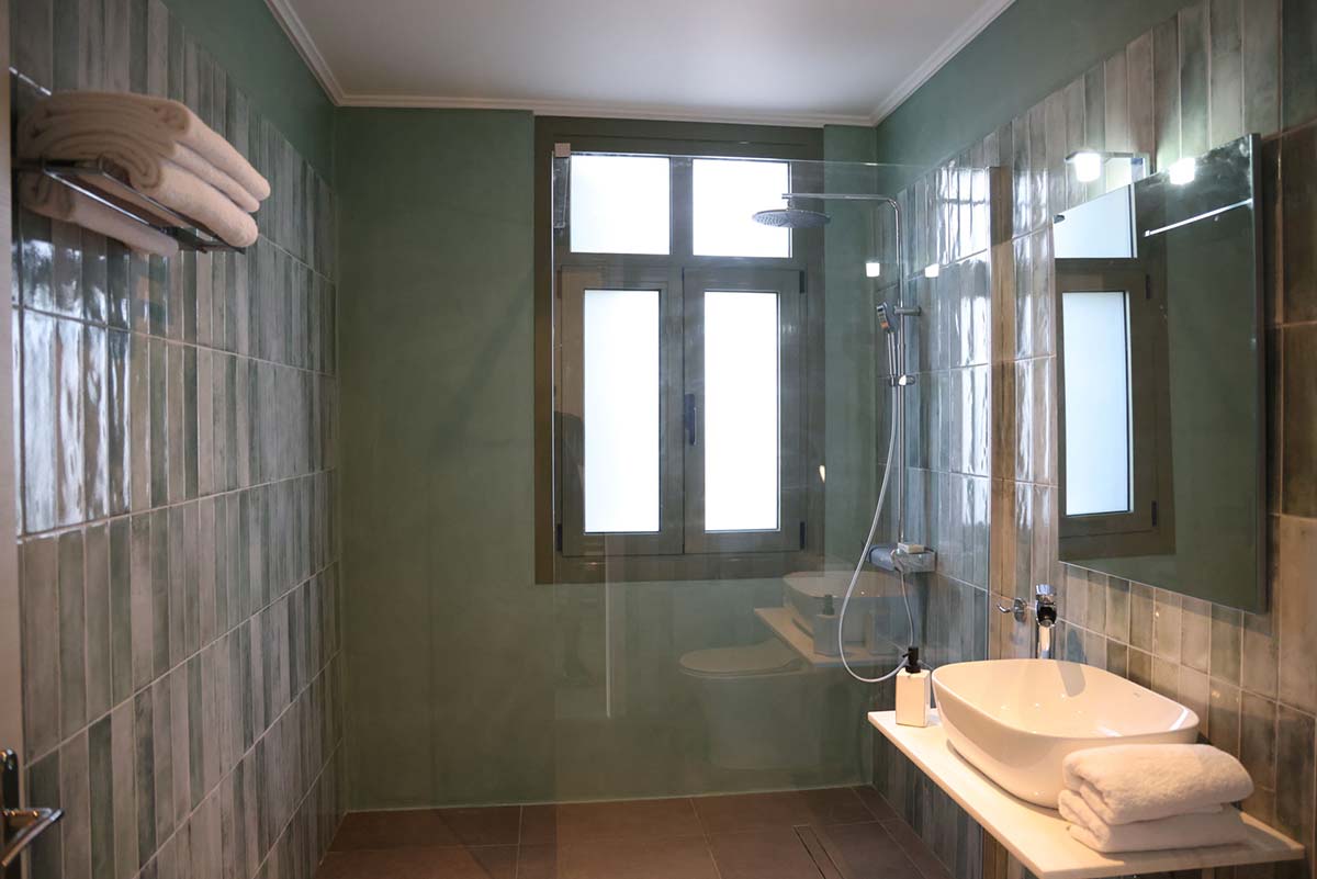 Bathroom at Xenion 1850 in Chios