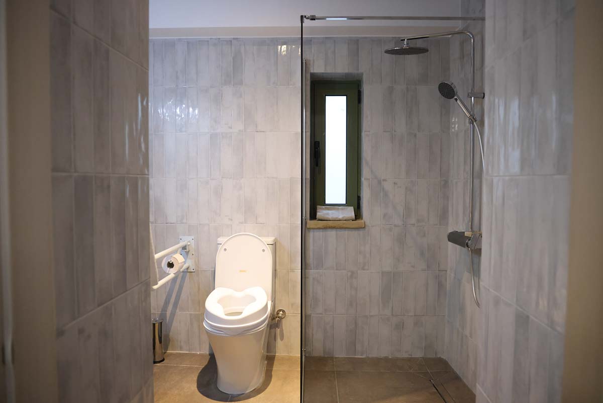 Bathroom at Xenion 1850 in Chios